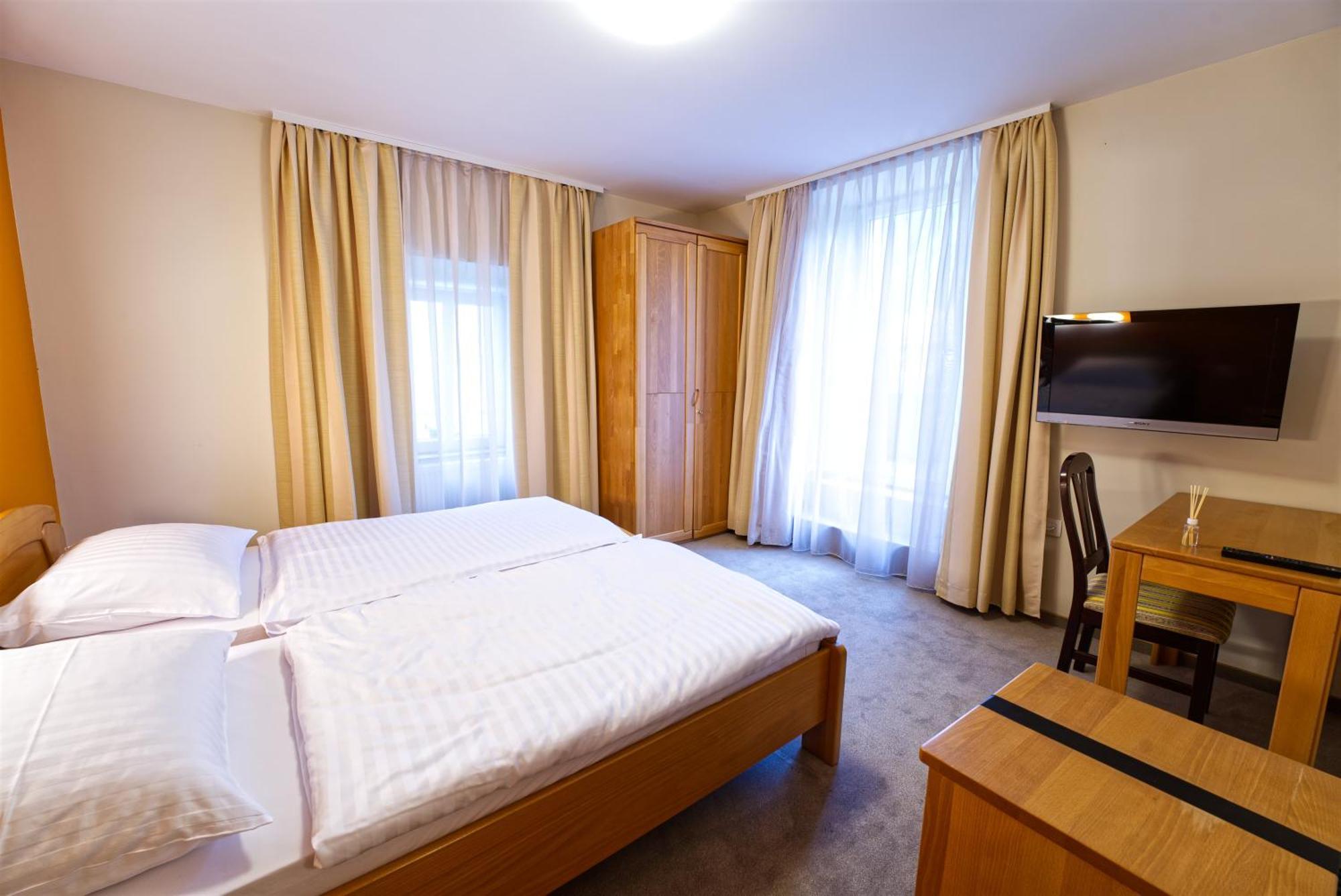 Vila Sofia Trzic Ngoại thất bức ảnh