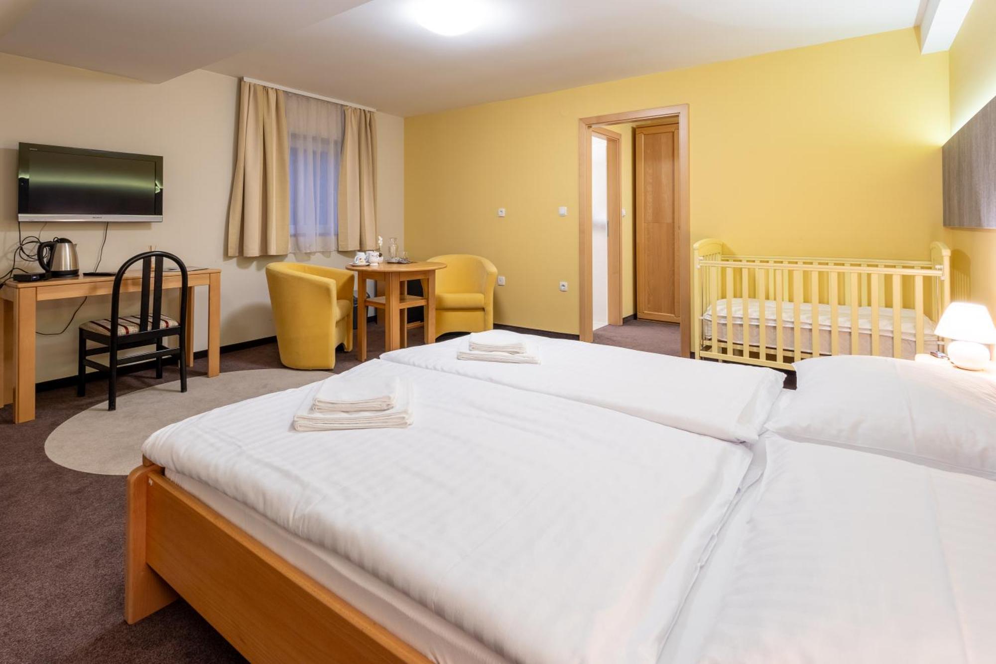 Vila Sofia Trzic Ngoại thất bức ảnh
