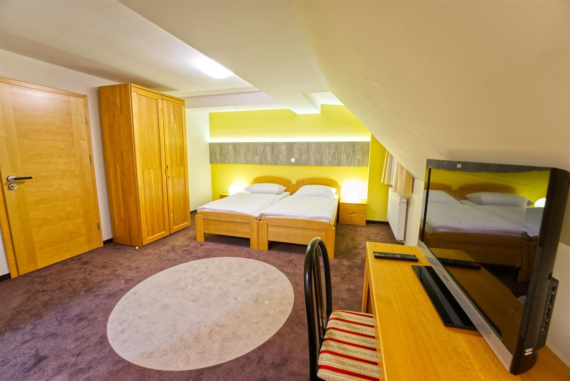 Vila Sofia Trzic Ngoại thất bức ảnh